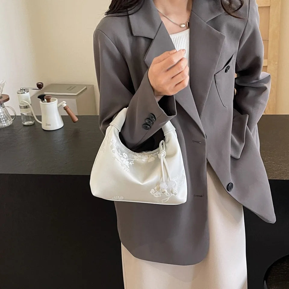 Bestickte Mini Handtasche aus Seide im Hanfu-Stil