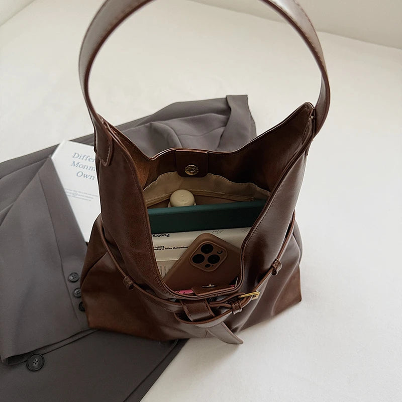 Weiche Schultertasche aus PU-Leder