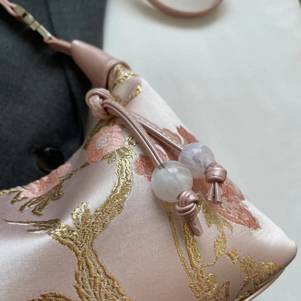 Bestickte Mini Handtasche aus Seide im Hanfu-Stil