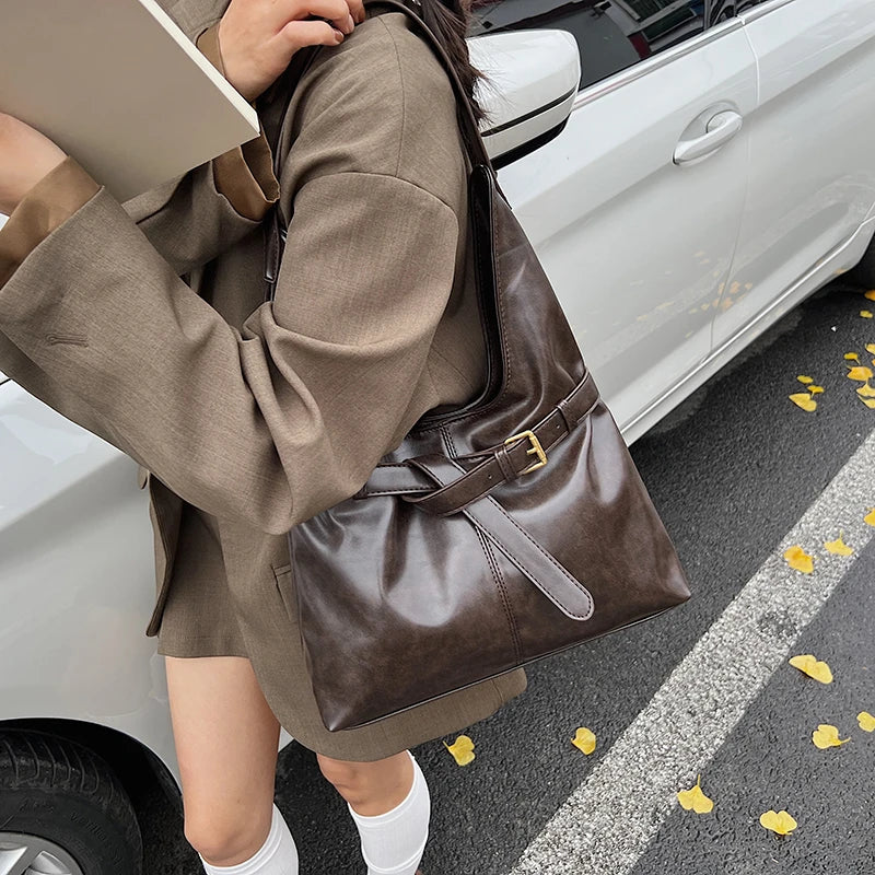 Weiche Schultertasche aus PU-Leder