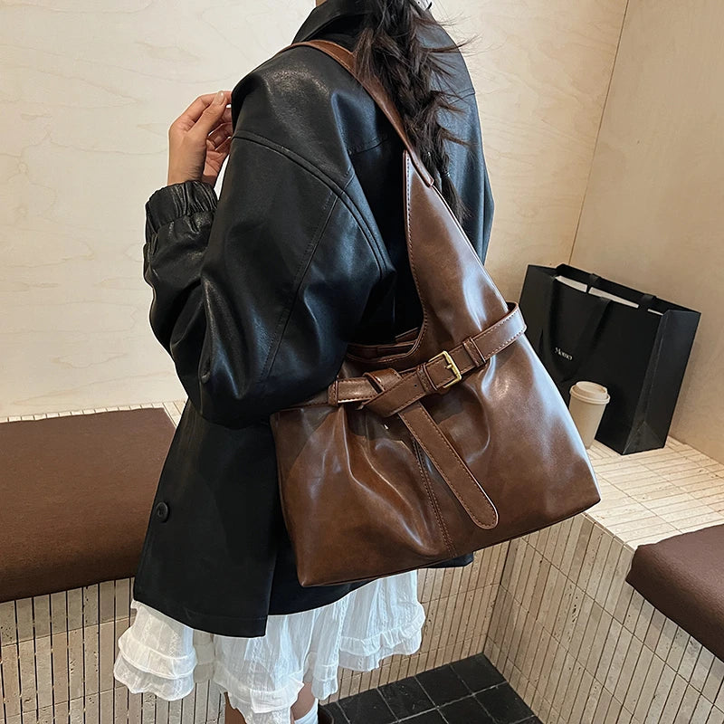 Weiche Schultertasche aus PU-Leder