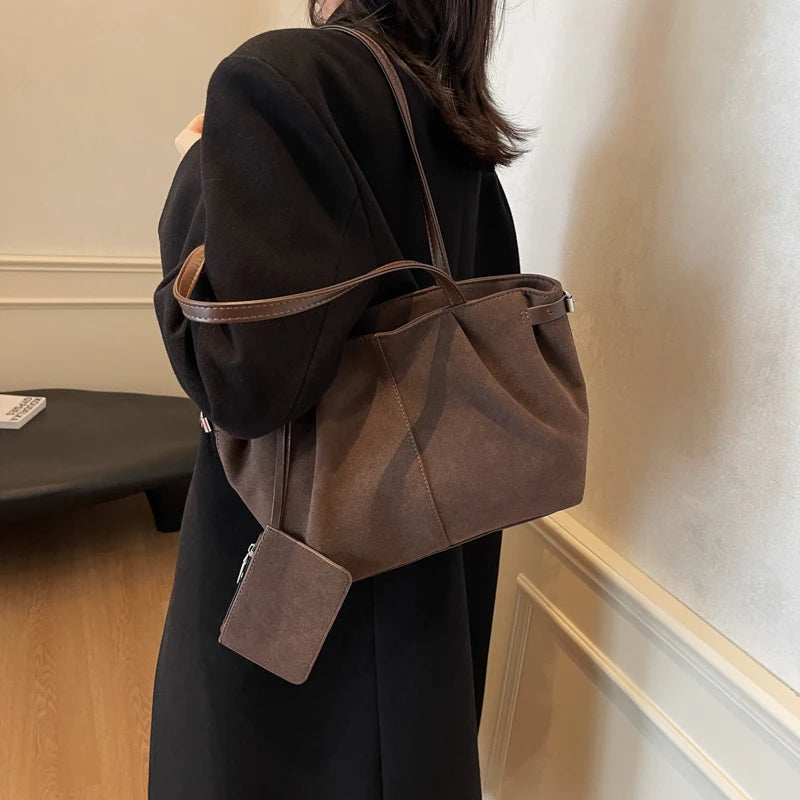 Schultertasche mit Innentasche