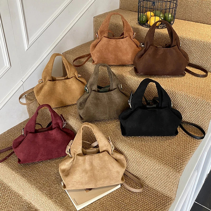 Französische Cloud Bag mit Magnetverschluss