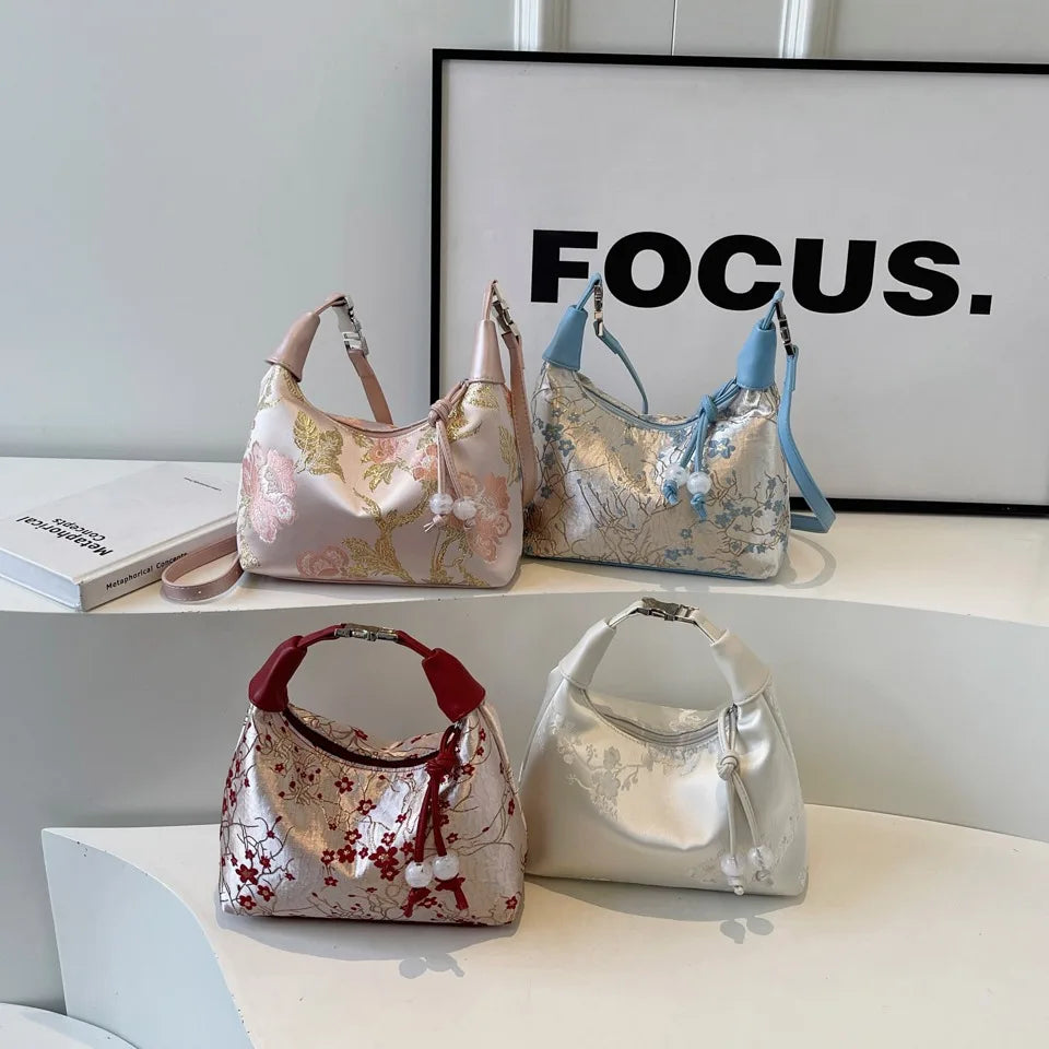 Bestickte Mini Handtasche aus Seide im Hanfu-Stil