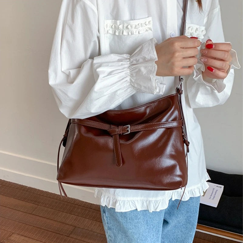 Elegante Schultertasche im koreanischen Stil