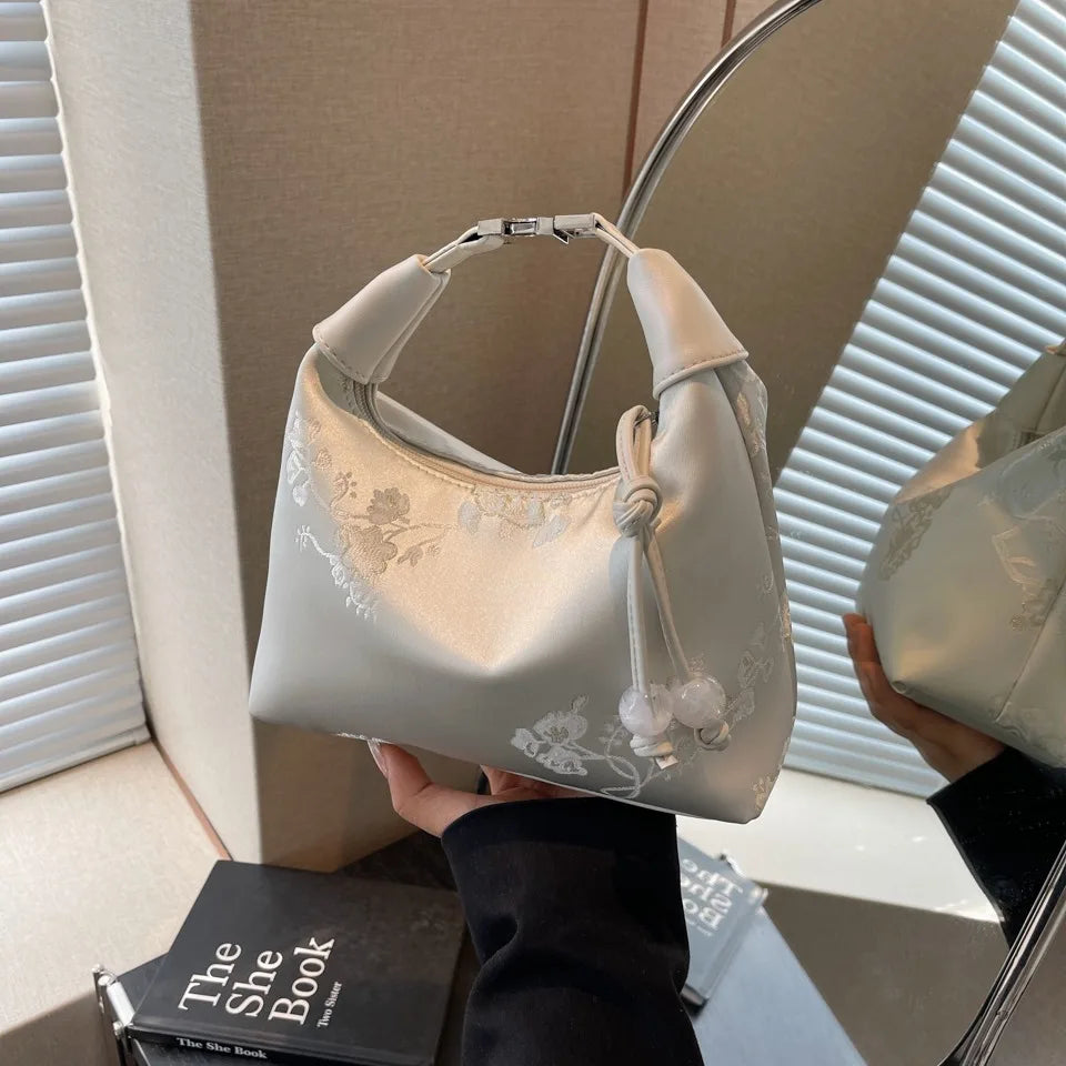 Bestickte Mini Handtasche aus Seide im Hanfu-Stil