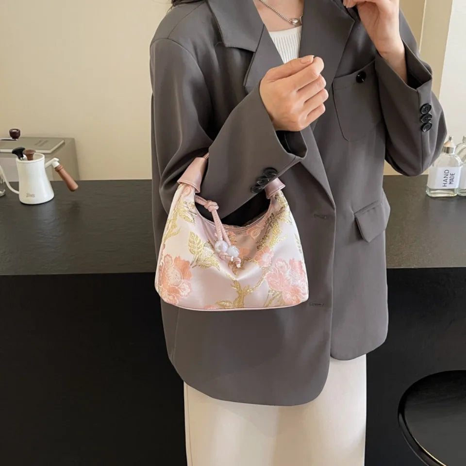 Bestickte Mini Handtasche aus Seide im Hanfu-Stil