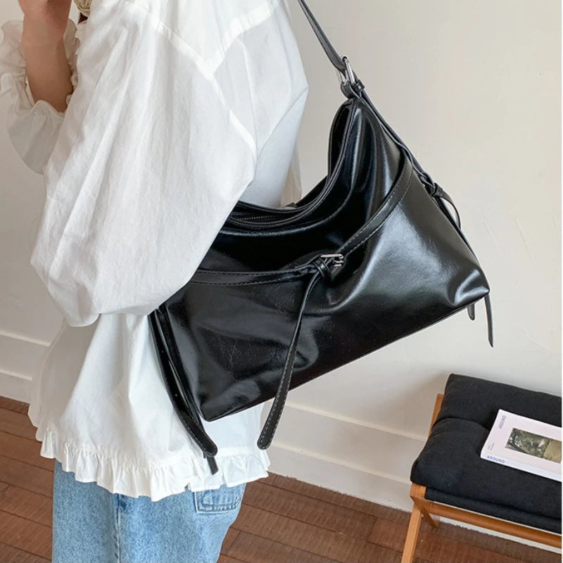 Elegante Schultertasche im koreanischen Stil