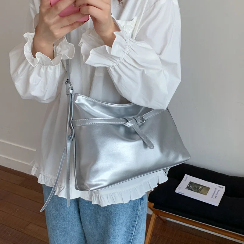 Elegante Schultertasche im koreanischen Stil