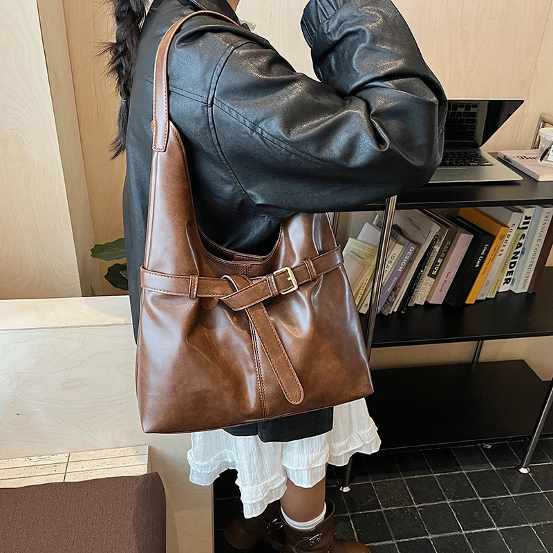 Weiche Schultertasche aus PU-Leder