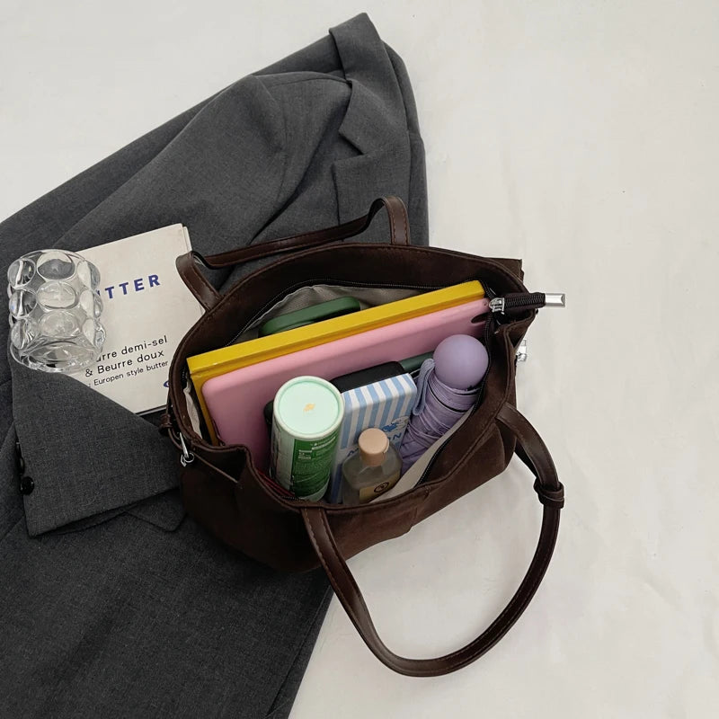 Schultertasche mit Innentasche