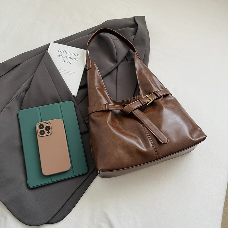 Weiche Schultertasche aus PU-Leder